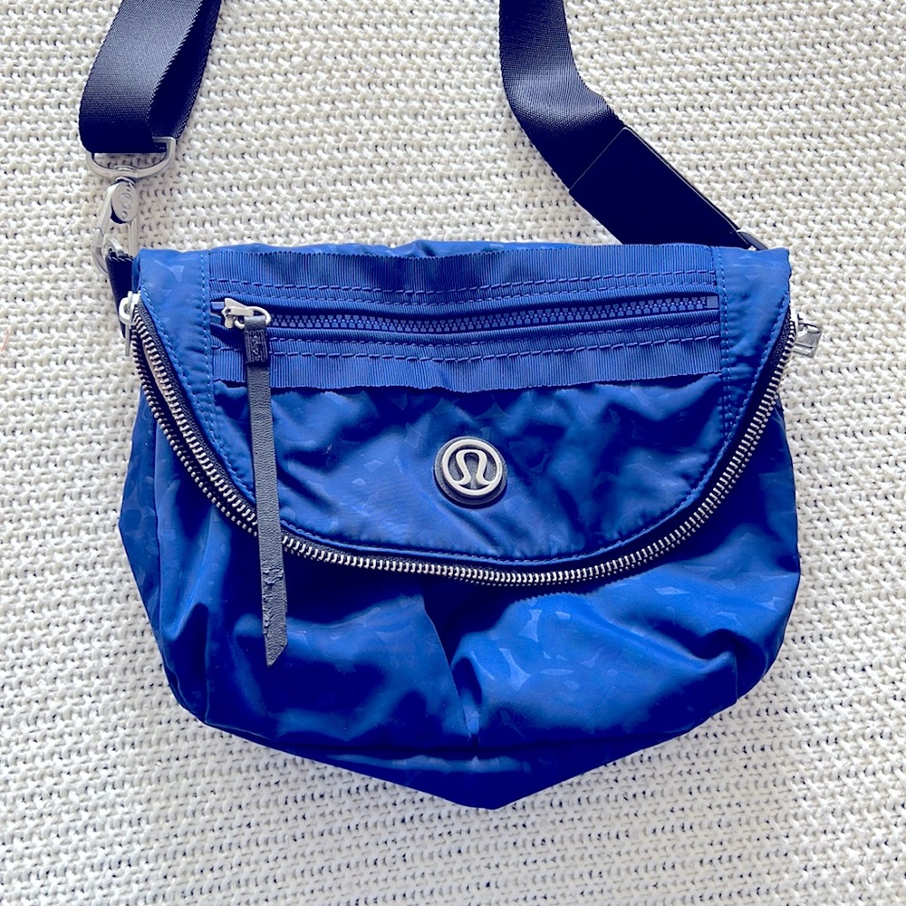 Lululemon Festival Bag (Royal Blue) NWOT